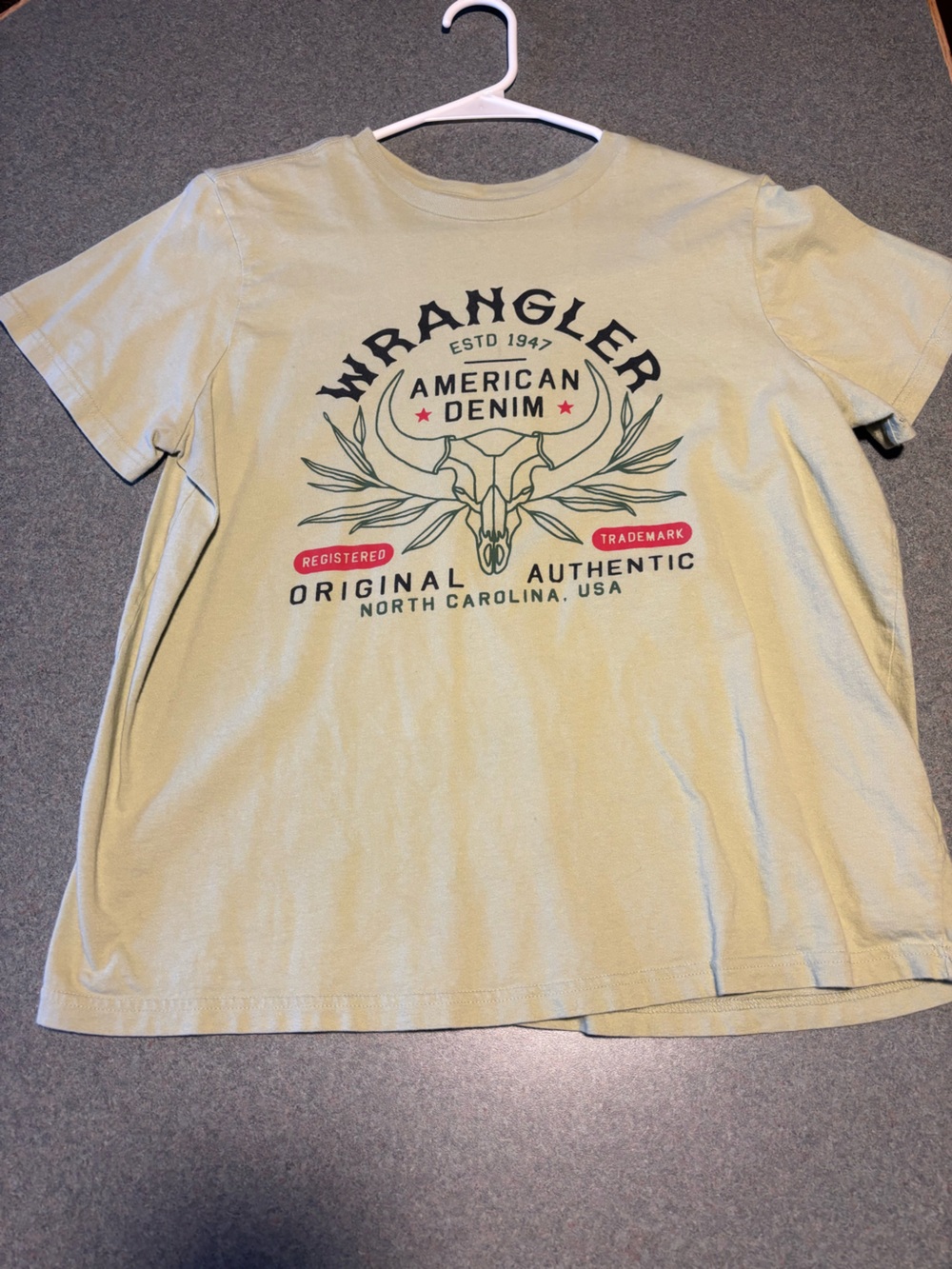 Wrangler Beige Graphic Short-Sleeve Tee with Black and Red Print